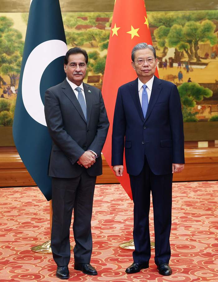 赵乐际同巴基斯坦国民议会议长萨迪克会谈